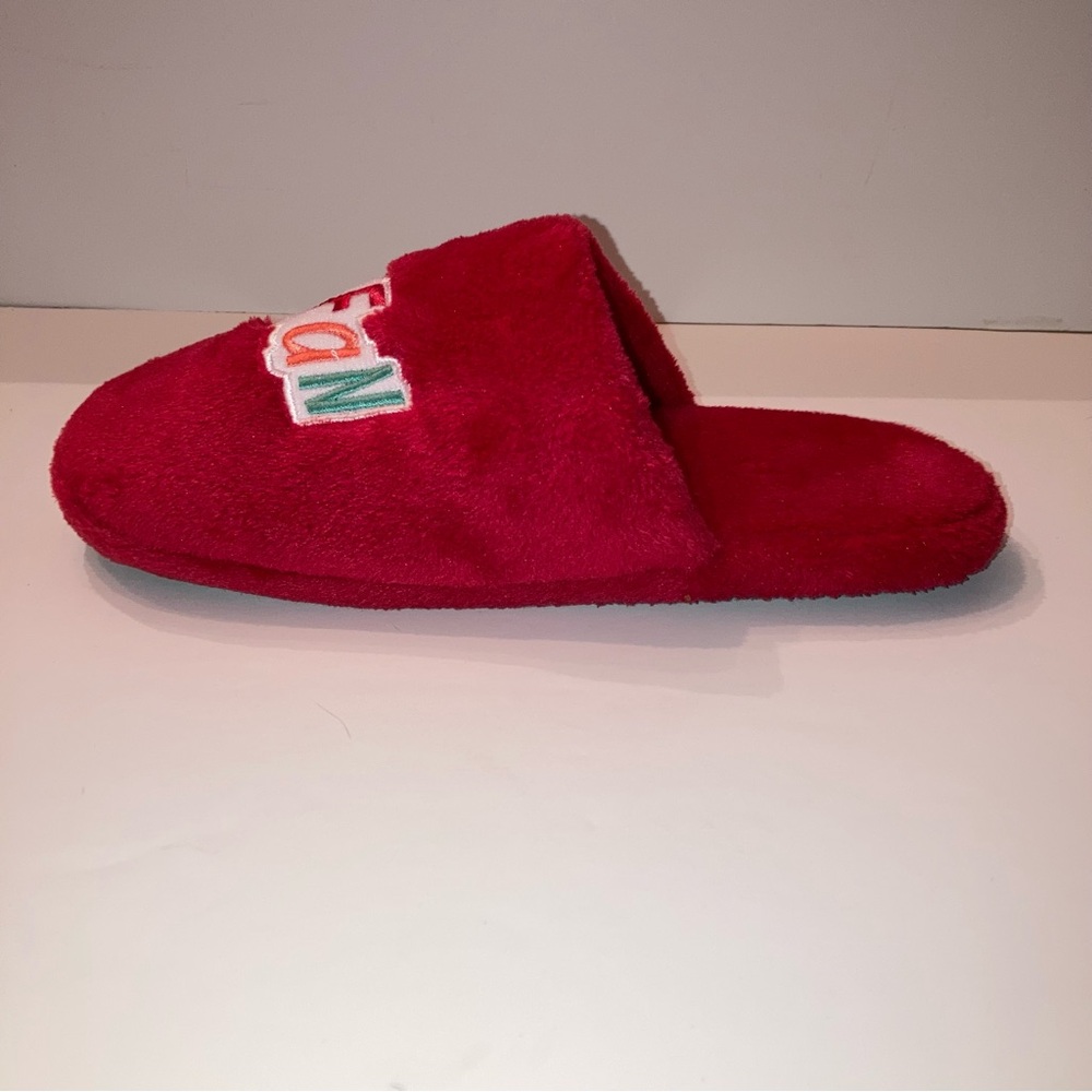 NEW Hallmark Red Women's Slippers Cozy Christmas Holiday Shoes 7 - Picture 10 of 16